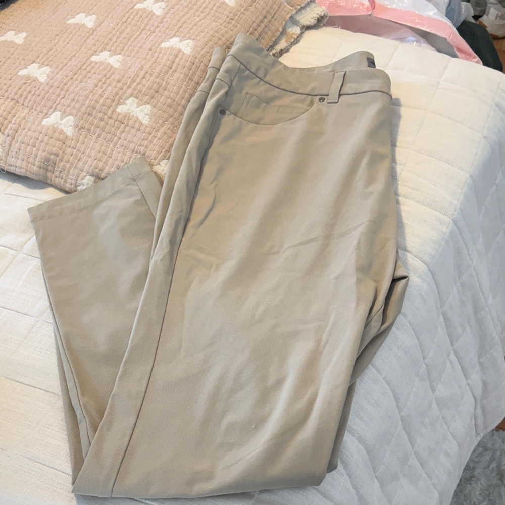 Classic Men's Khaki Chinos